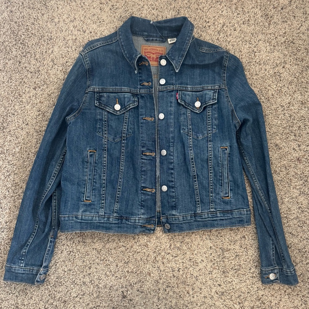Levi’s trucker jacket